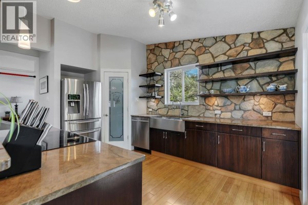 Bedroom - 6316 Crowchild Trail Sw, Calgary, AB T3E5R5 Photo 4