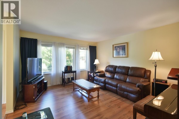 6317 Samron Road, Sechelt, BC, photo 3
