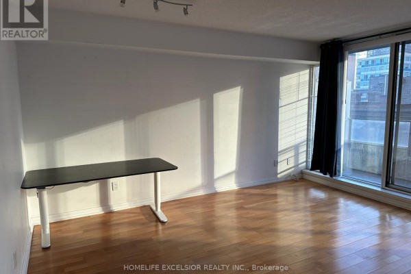 632 - 111 Elizabeth Street, Toronto, ON M5G1P7 Photo 3