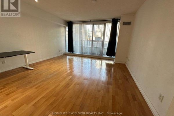 632 - 111 Elizabeth Street, Toronto, ON M5G1P7 Photo 4