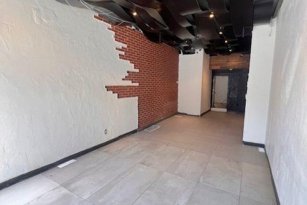 632 Bloor Street W, Toronto, ON, photo 3
