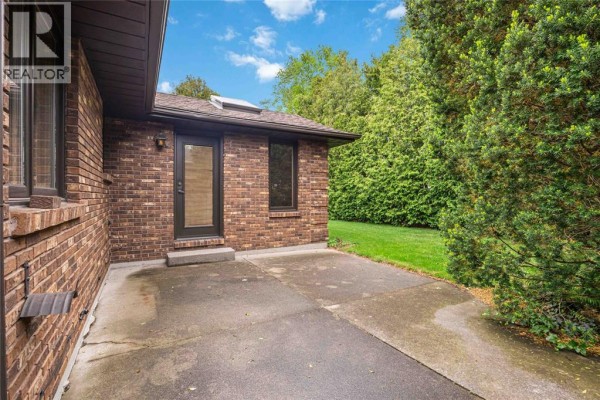 Laundry room - 632 Esser Crescent, Sarnia, ON N7S5J2 Photo 5