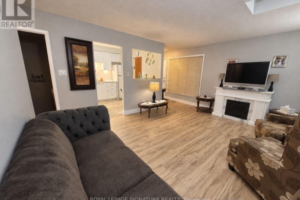 Primary Bedroom - 6322 Martel Court, Mississauga, ON L5N3H6 Photo 4