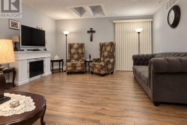 Bedroom 2 - 6322 Martel Court, Mississauga, ON L5N3H6 Photo 5