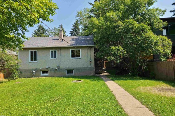 Primary Bedroom - 6326 109a St Nw, Edmonton, AB T6H3C7 Photo 3