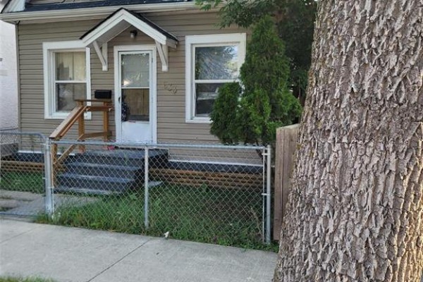633 Aberdeen Avenue, Winnipeg