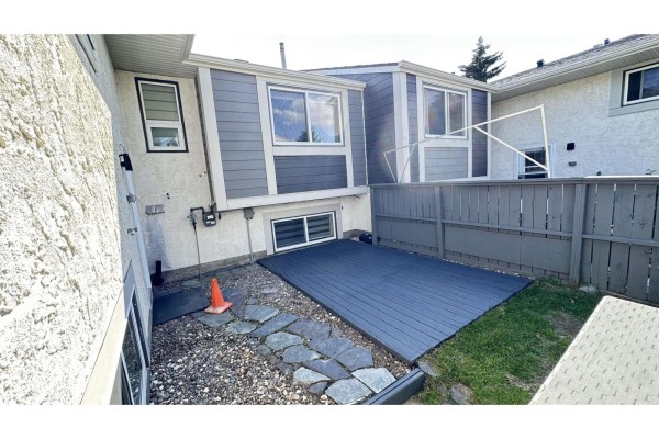 Kitchen - 633 Willow Co Nw, Edmonton, AB T5T2K7 Photo 3