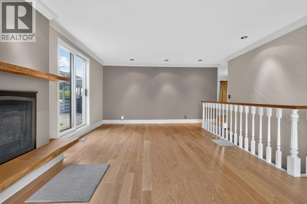 6338 Waltham Avenue, Burnaby, BC V5H3V4 Photo 4