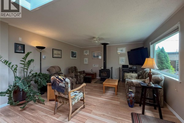 634 Holm Rd, Campbell River, BC, photo 3