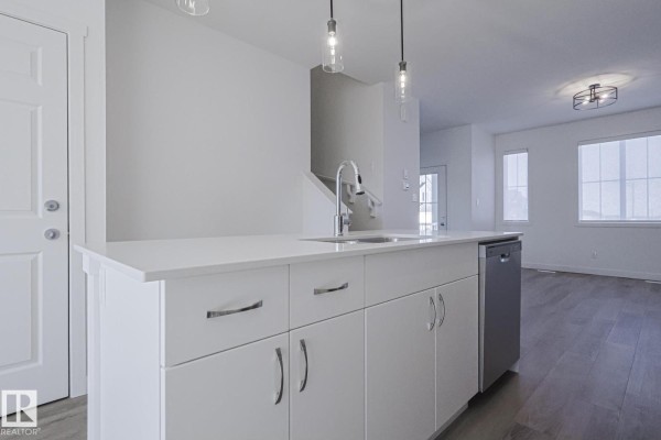 Bedroom 2 - 6343 King Wd Sw, Edmonton, AB T6W5P1 Photo 5