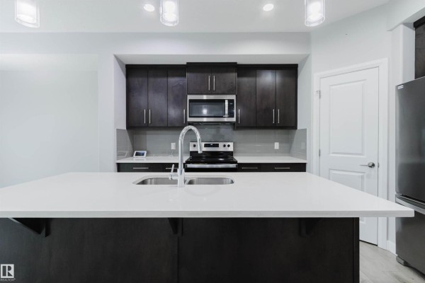 Kitchen - 6345 Cartmell Rd Sw, Edmonton, AB T6W4A3 Photo 3