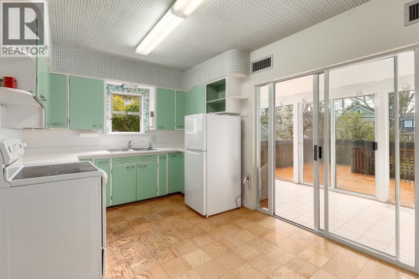 2950 W 31st Avenue, Vancouver, BC V6L2A4 Photo 4