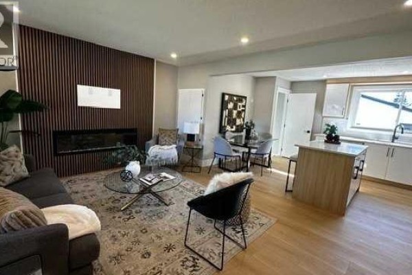 3pc Bathroom - 635 104 Avenue Sw, Calgary, AB T2W0A4 Photo 2
