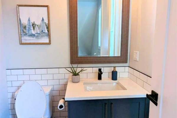 Primary Bedroom - 635 20 Avenue Ne, Calgary, AB T2E1R6 Photo 4