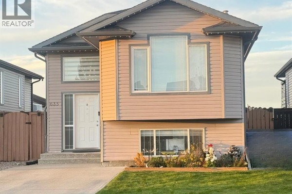 635 Aberdeen Crescent W, Lethbridge