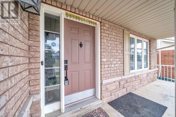635 Longworth Avenue, Clarington, ON, photo 2