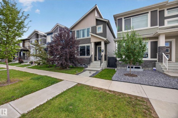 Primary Bedroom - 635 Meadowview Dr, Fort Saskatchewan, AB T8L0X2 Photo 4