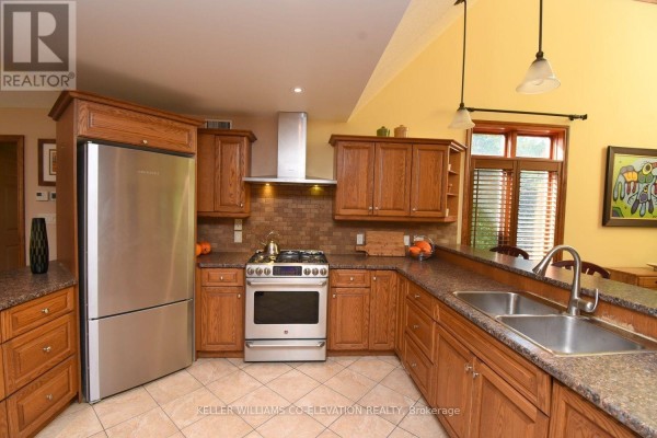 Laundry room - 635 Millgrove Side Road, Hamilton, ON L8B0W7 Photo 4