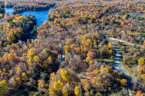 635 Miner's Point Rd, Rr3 Road, Tay Valley, ON K7H3C5 Photo 4