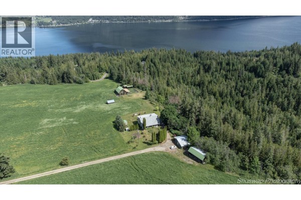 Bedroom - 6350 Lakeshore Drive Ne, Salmon Arm, BC V1E4N1 Photo 2