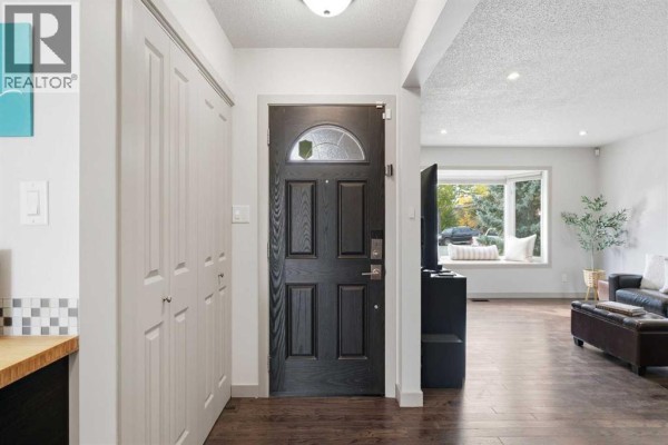 Dining room - 6352 Travois Crescent Nw, Calgary, AB T2K3S7 Photo 4