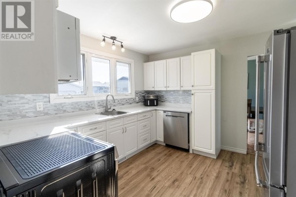 636 Cooper St, Sault Ste  Marie, ON, photo 2