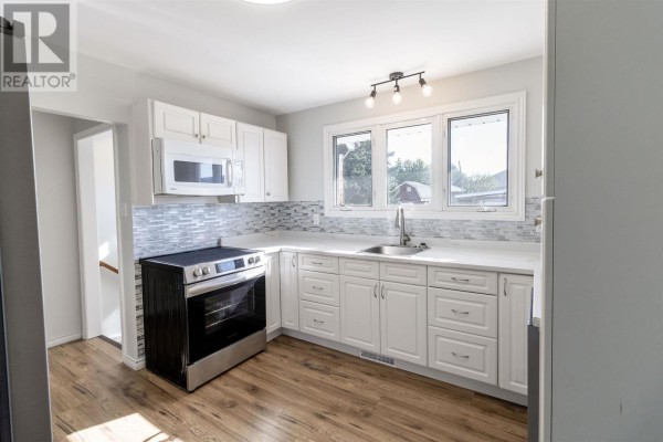 636 Cooper St, Sault Ste  Marie, ON, photo 3