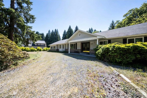 637 171 Street, Surrey, BC V3S6R3 Photo 3