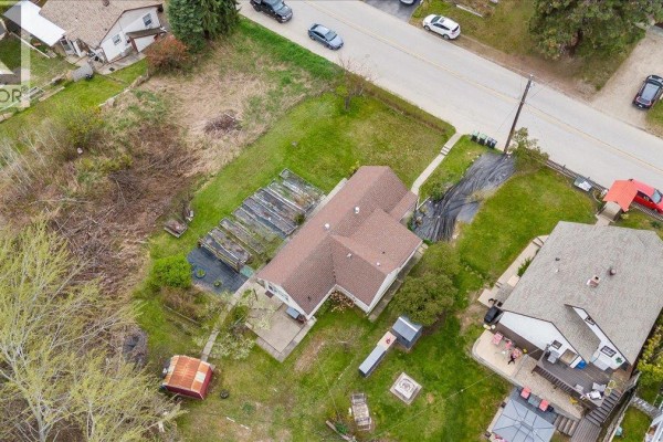 Primary Bedroom - 637 9th Avenue, Castlegar, BC V1N1M5 Photo 5