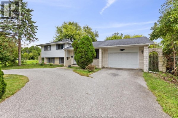 4pc Bathroom - 6370 Malden Road, Lasalle, ON N9H1T3 Photo 2