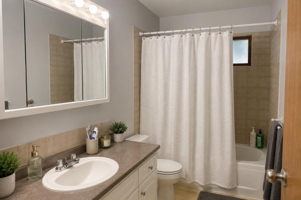 6374 193b Street, Surrey, BC, photo 2
