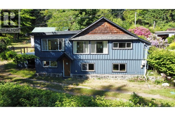 6376 Sunshine Coast Highway, Sechelt, BC V7Z0M3 Photo 2