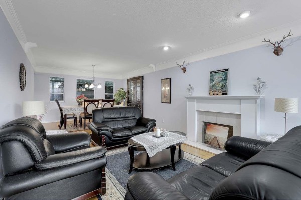 6378 124 Street, Surrey, BC V3T1P4 Photo 4