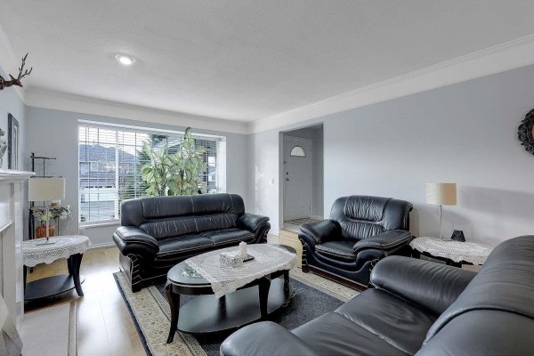 6378 124 Street, Surrey, BC V3T1P4 Photo 5