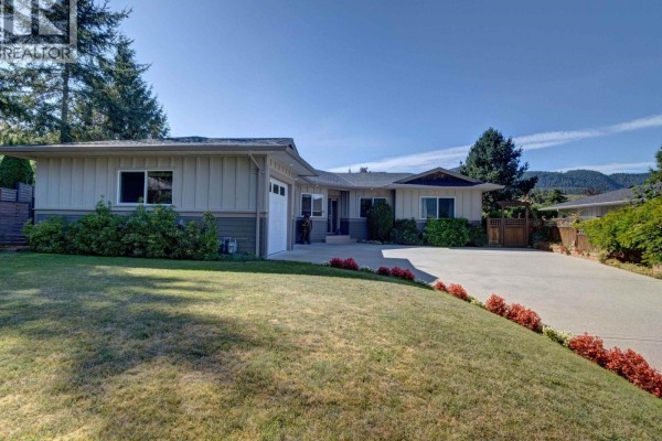 6388 Piper Place, Sechelt, BC V7Z0L1 Photo 5
