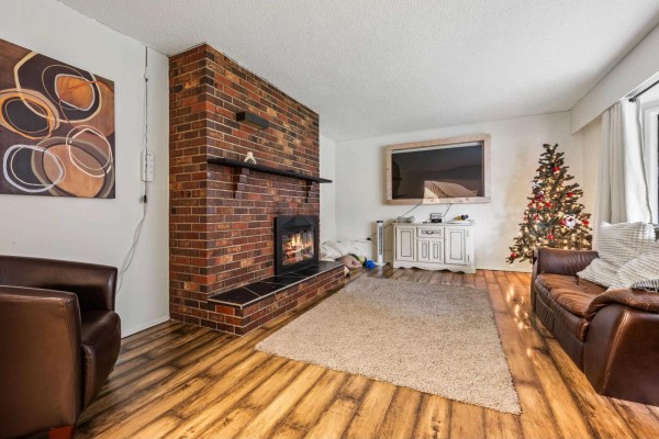 Family room - 6396 Sumas Prairie Road, Greendale, Chilliwack, BC V2R4N6 Photo 3