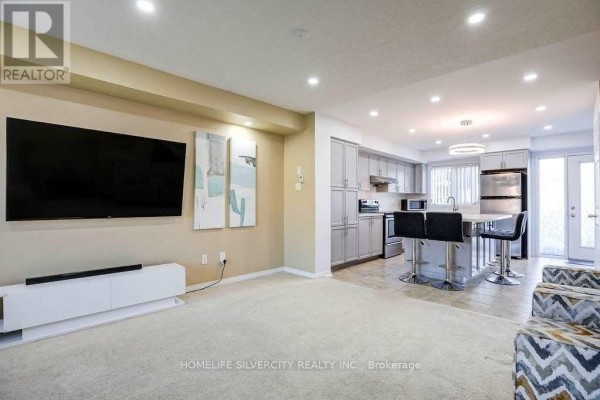 Bedroom 2 - 64 - 60 Fairwood Circle, Brampton, ON L6R0Y6 Photo 4