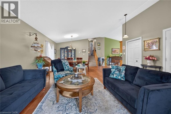 Foyer - 64 Caledonia Avenue, Caledonia, ON N3W2M9 Photo 5