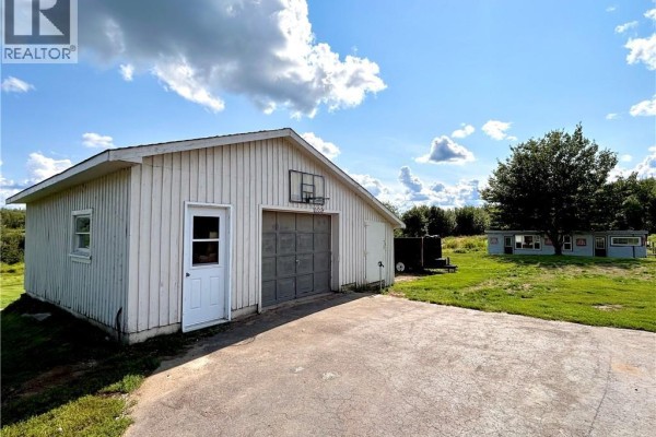 Living room - 64 Ch. Lebranche, Baie Sainte Anne, NB E9A1M4 Photo 5