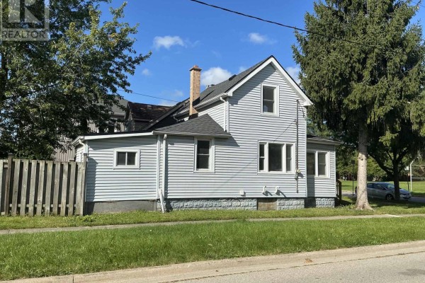 64 Chetwood Street, St  Catharines, ON, photo 2