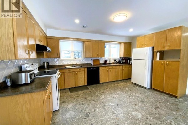 Bath (# pieces 1-6) - 64 Chouinard Avenue, Edmundston, NB E3V3L8 Photo 3