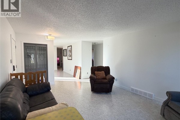 Living room - 64 Dunfield Crescent, Meadow Lake, SK S9X1C4 Photo 4
