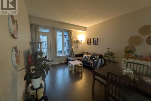 64 F Tipperary Private, Ottawa, ON K2J2T3 Photo 4