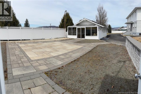 Great room - 64 Fairview Street, Atholville, NB E3N4L3 Photo 5