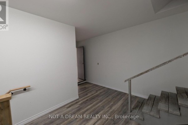 64 Front Street N, Orillia, ON, photo 2