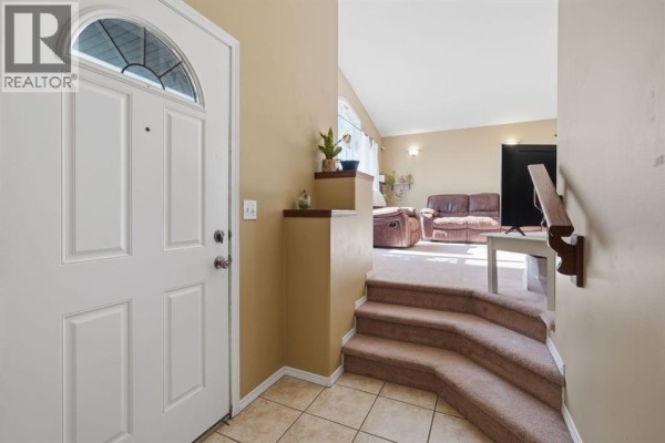 64 Garden Road, Lacombe, AB, photo 3