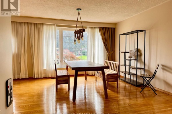 64 Grove Park Crescent, Toronto, ON M2J2C8 Photo 4
