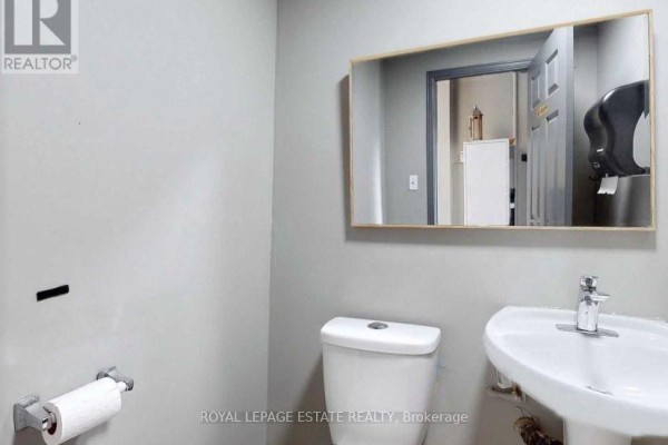 64 Kingston Road, Toronto, ON M4L1S4 Photo 5