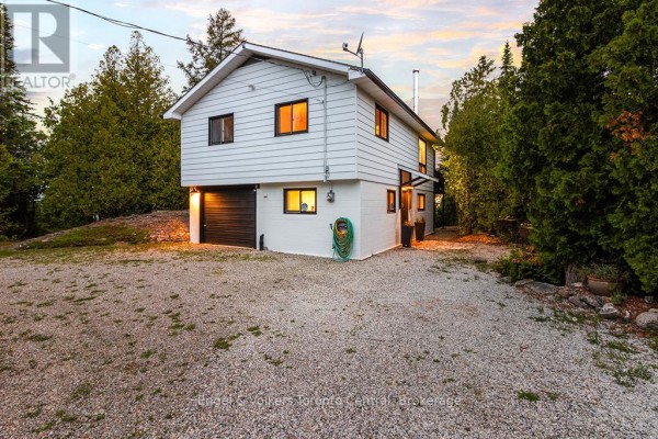 Family room - 64 Larsen Cove Road N, Northern Bruce Peninsula, ON N0H1Z0 Photo 5