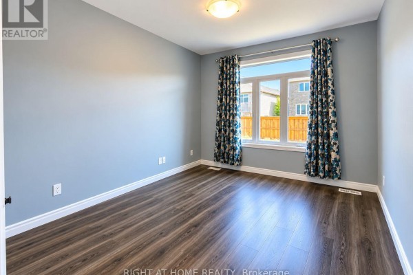 Bedroom 2 - 64 Ledgerock Court, Quinte West, ON K8R0A1 Photo 4